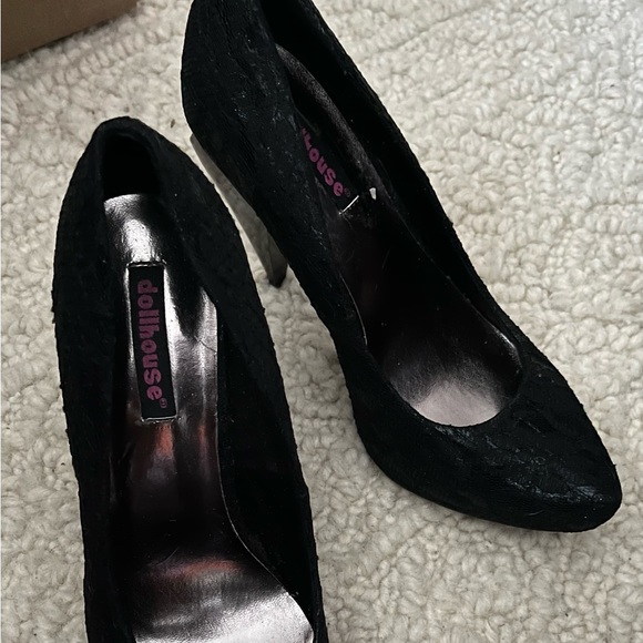 Heels - Picture 1 of 4